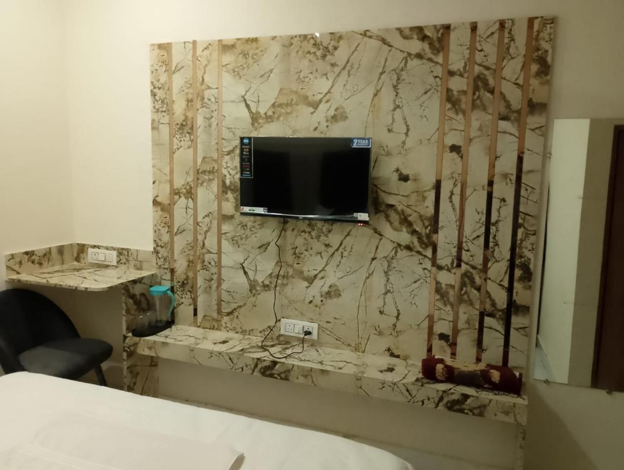 Hotel Lr Delite Inn Mathura Dış mekan fotoğraf