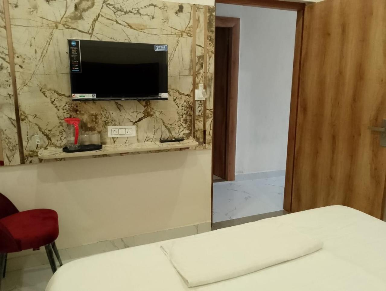Hotel Lr Delite Inn Mathura Dış mekan fotoğraf